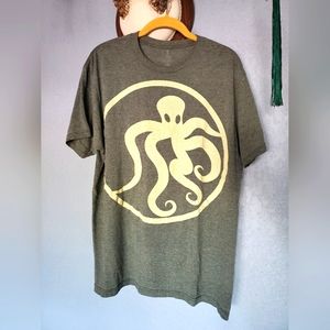 Awesome Octopus Festival T-shirt. Men's Large